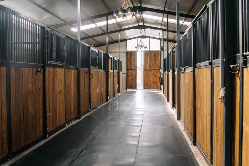Grajdurile moderne Elite Riders Academy